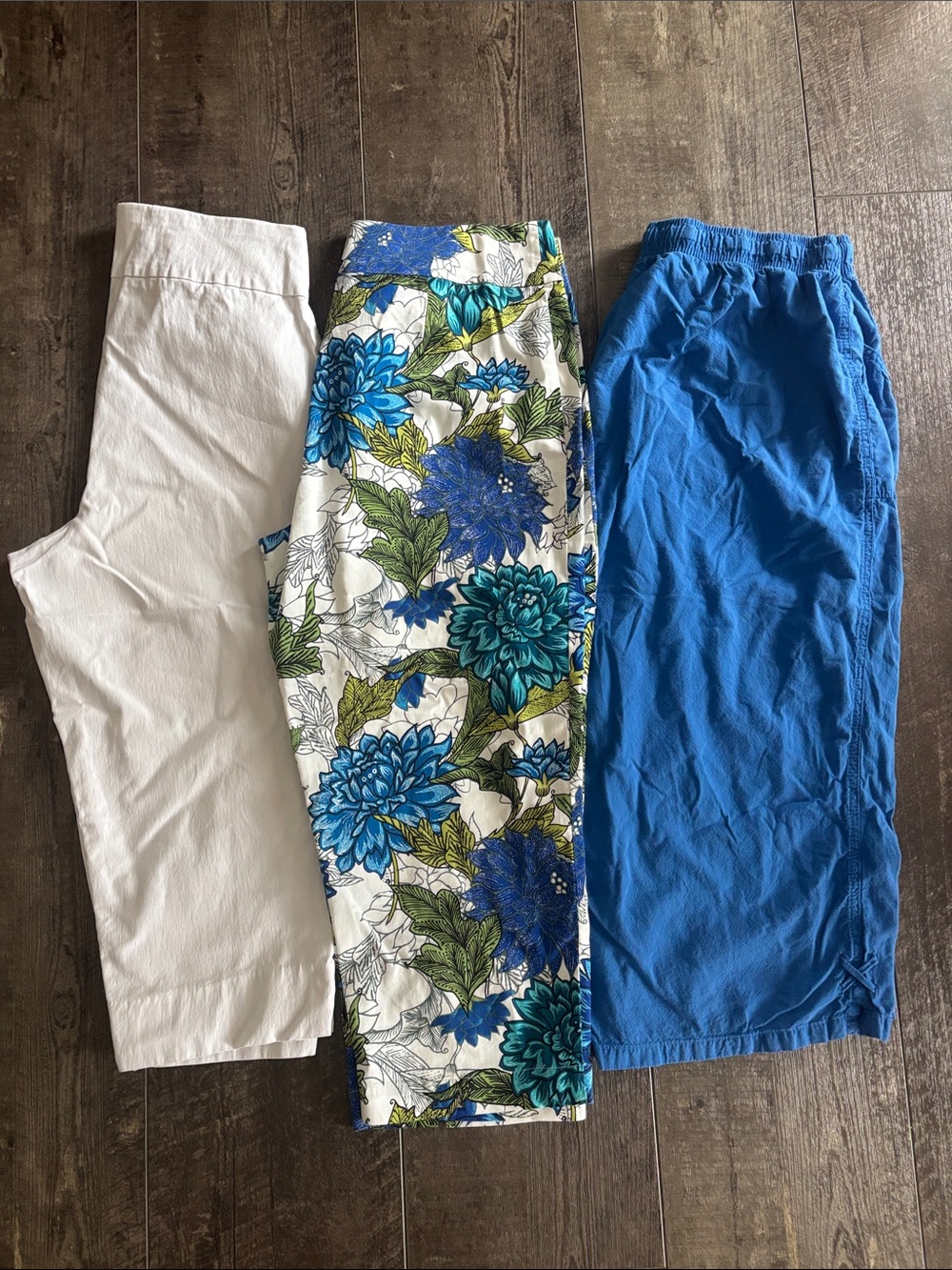 Capris and ankle pants Blue & Blue Floral. FREE white pair